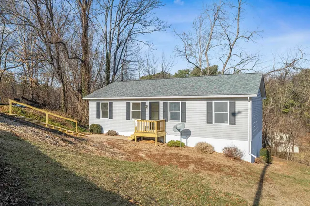 $275,000 | 328 Monument Drive, Staunton, VA 24401