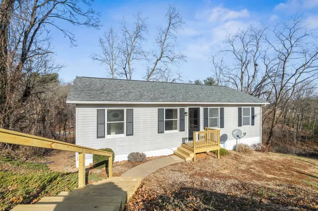 $275,000 | 328 Monument Drive, Staunton, VA 24401