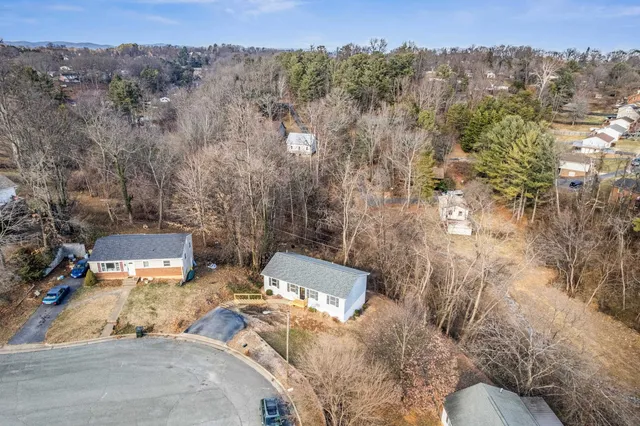 $275,000 | 328 Monument Drive, Staunton, VA 24401