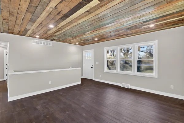 $314,900 | 325 East Battle Creek Street, Galesburg, MI 49053