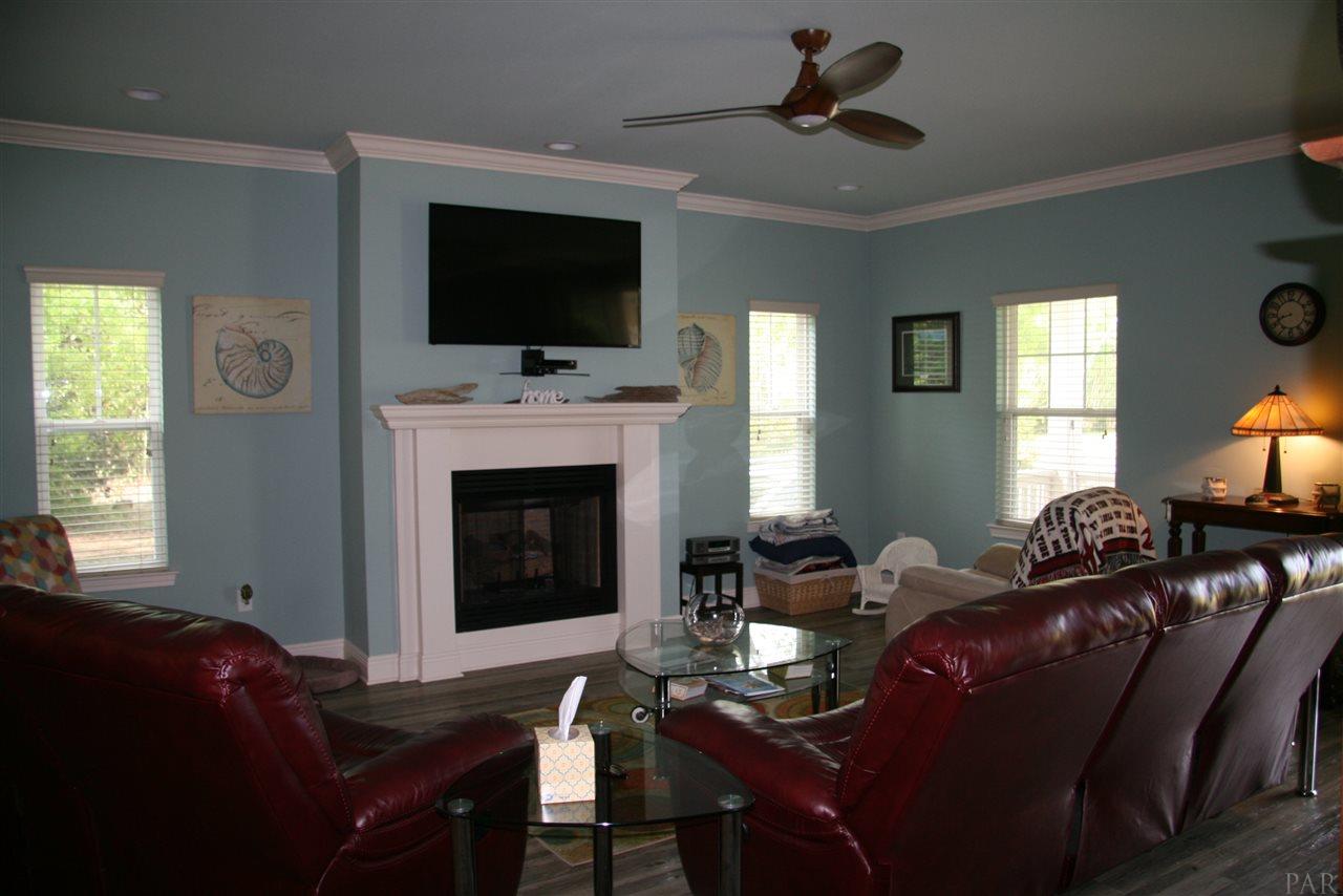 3304 Robinson Point Road Milton, FL 32583 - Photo 4 of 32