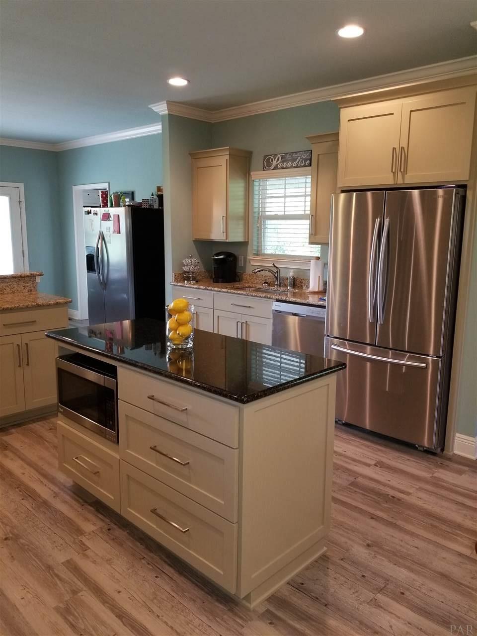 3304 Robinson Point Road Milton, FL 32583 - Photo 8 of 32
