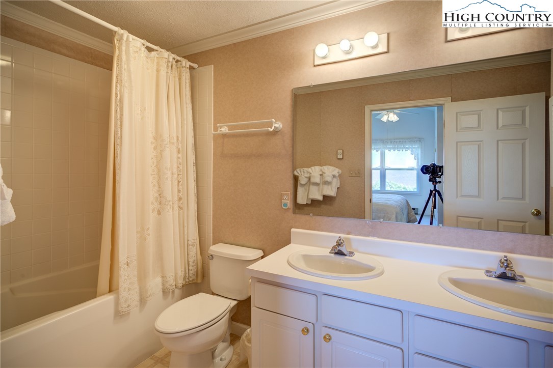 510 Elderberry Ridge Road, Unit G201 Beech Mountain, NC 28604 - Photo 14 of 29 Gallery Image 14