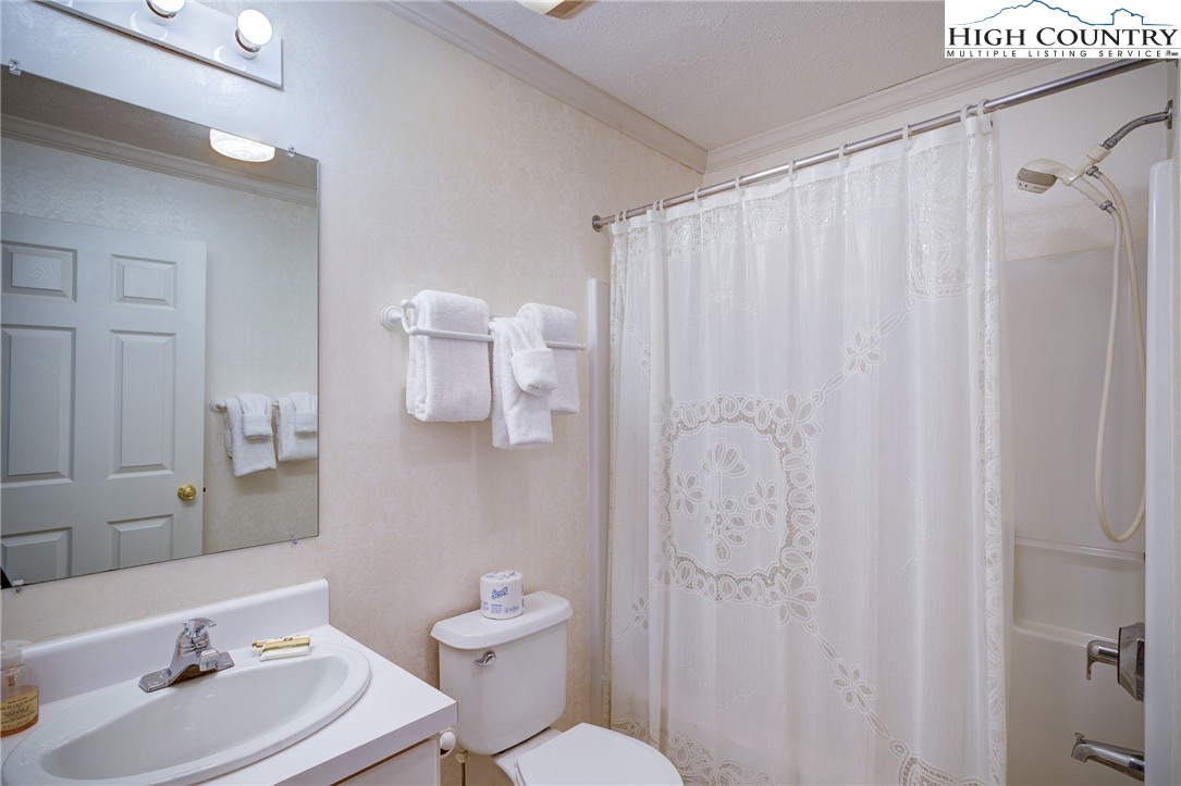 510 Elderberry Ridge Road, Unit G201 Beech Mountain, NC 28604 - Photo 17 of 29 Gallery Image 17