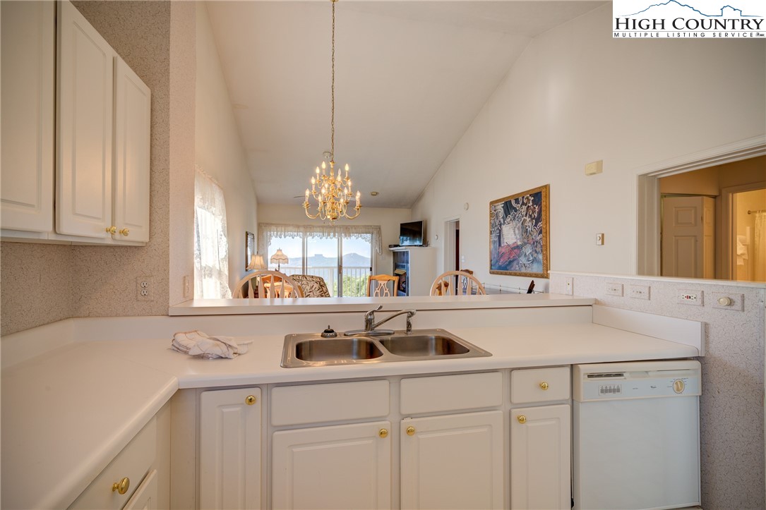 510 Elderberry Ridge Road, Unit G201 Beech Mountain, NC 28604 - Photo 9 of 29 Gallery Image 9