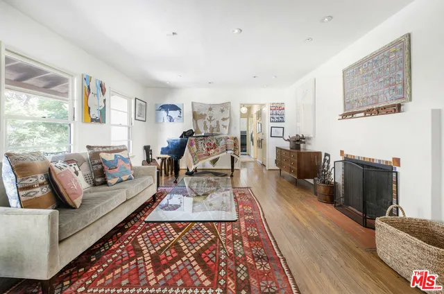 $8,995 | 5946 Tuxedo Terrace, Los Angeles, CA 90068