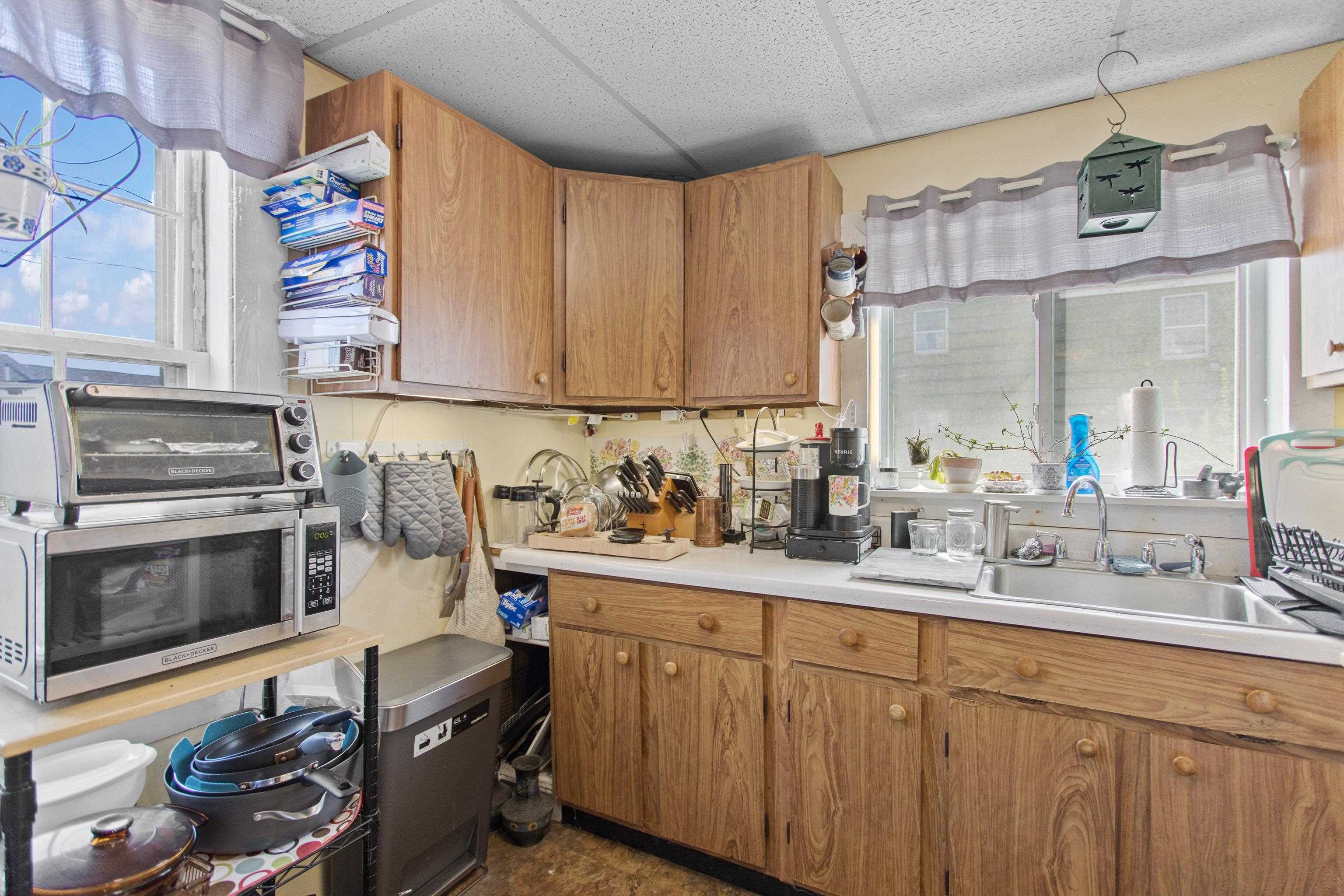 140 Douglas Street Manchester, NH 03102 - Photo 13 of 35