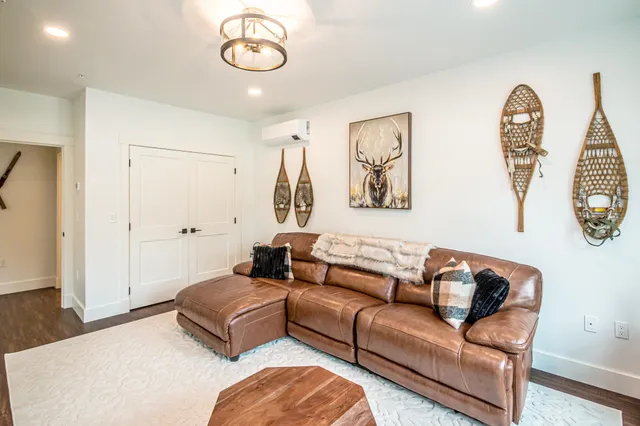 $1,175,000 | 239 Skimobile Road, Unit 304, Conway, NH 03860