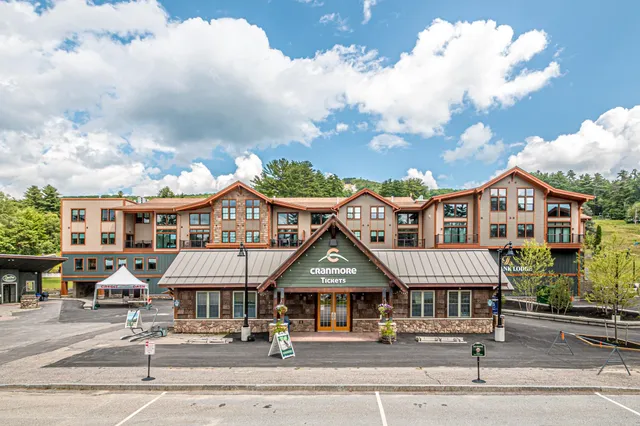 $1,175,000 | 239 Skimobile Road, Unit 304, Conway, NH 03860