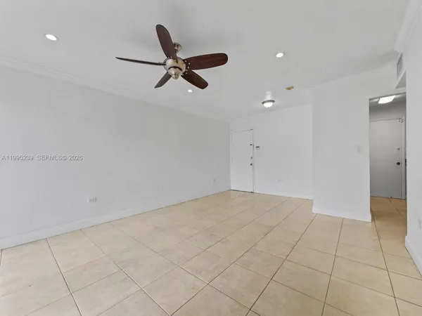 $1,780 | 7220 Southwest 94th Place, Unit G3, Miami, FL 33173