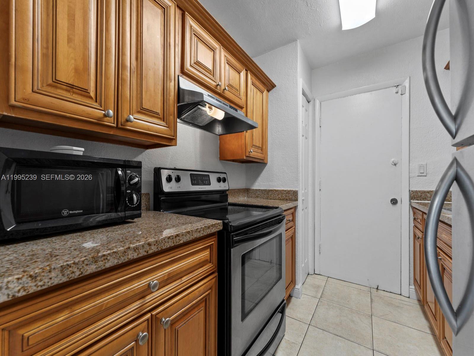 7220 Southwest 94th Place, Unit G3 Miami, FL 33173 - Photo 8 of 35