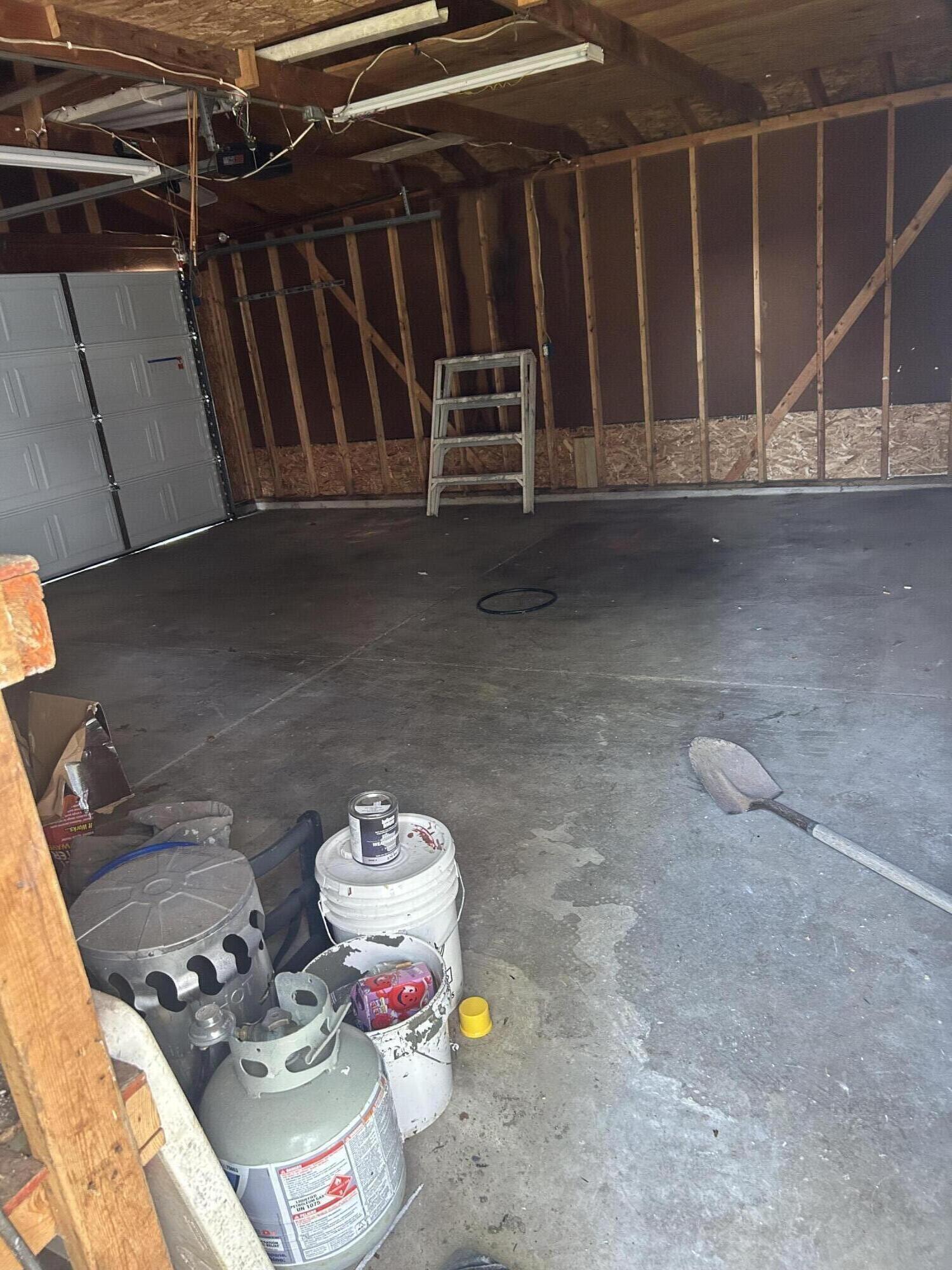 1428 Hayes Avenue Racine, WI 53405 - Photo 11 of 12 Garage interior