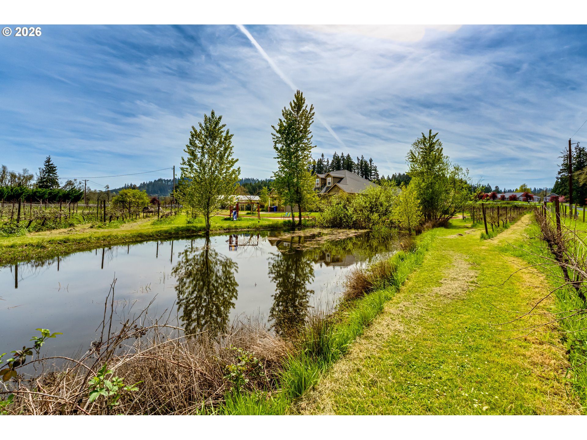 34386 Mathews Road Eugene, OR 97405 - Photo 17 of 48 a view of lake