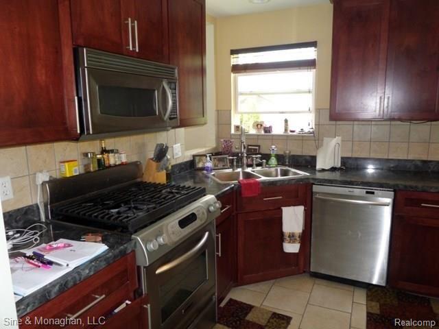 2824 Eastern Avenue Rochester, MI 48307 - Photo 5 of 22 Kitchen 2