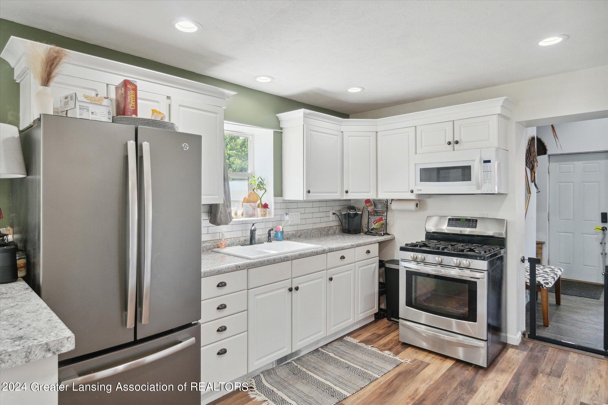 1832 Rex Street Lansing, MI 48910 - Photo 8 of 30 10-1832-Rex-St-Lansing-MI-48910-WindowSt