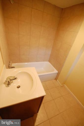 1648 Pentwood Road Baltimore, MD 21239 - Photo 6 of 21 Bath #2