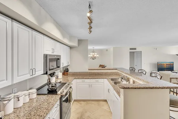 $3,500 | 3606 South Ocean Boulevard, Unit 205, Highland Beach, FL 33487