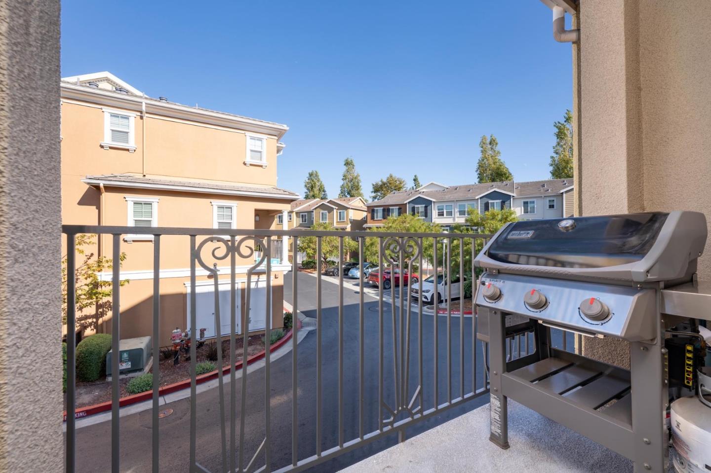 2933 Baze Road San Mateo, CA 94403 - Photo 13 of 26 Gallery Image 13