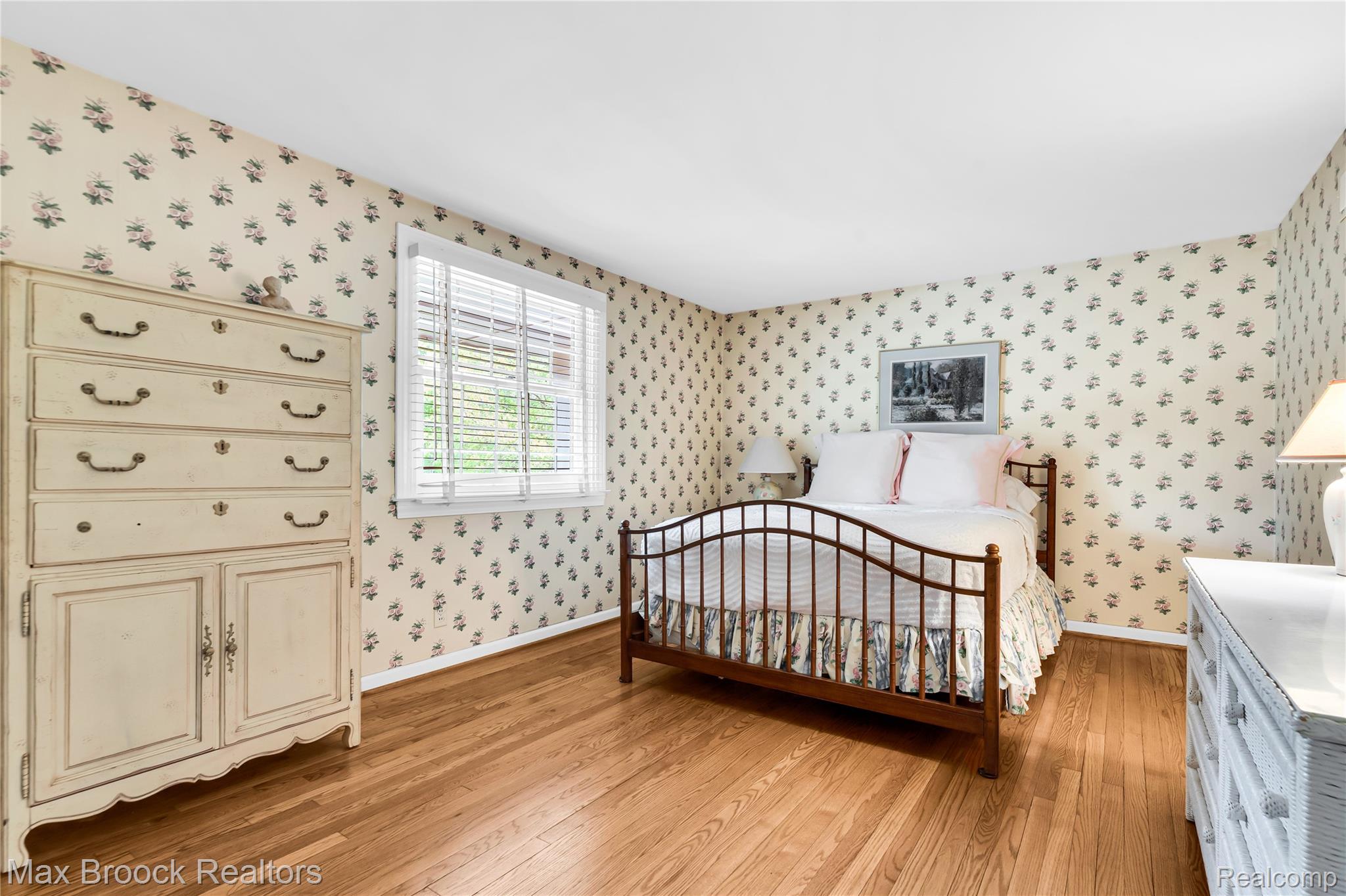 2620 Wendover Road Bloomfield Hills, MI 48302 - Photo 33 of 56 Third bedroom