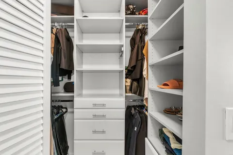 $6,000 | 99 Southeast Mizner Boulevard, Unit 543, Boca Raton, FL 33432