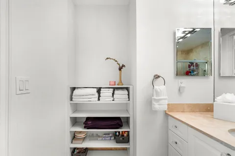 $6,000 | 99 Southeast Mizner Boulevard, Unit 543, Boca Raton, FL 33432