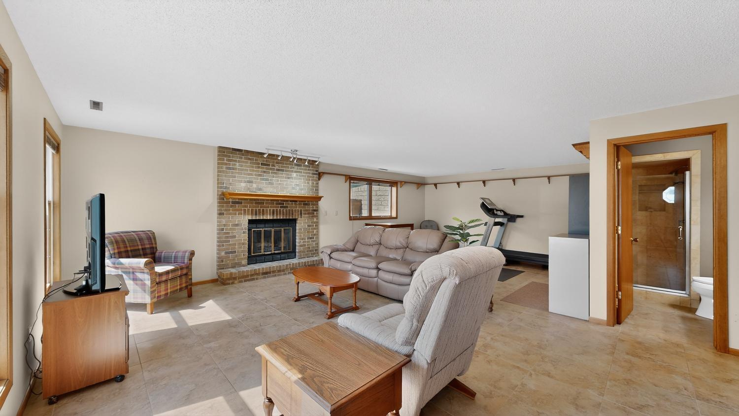 21 23rd Street Southwest Rochester, MN 55902 - Photo 5 of 38
