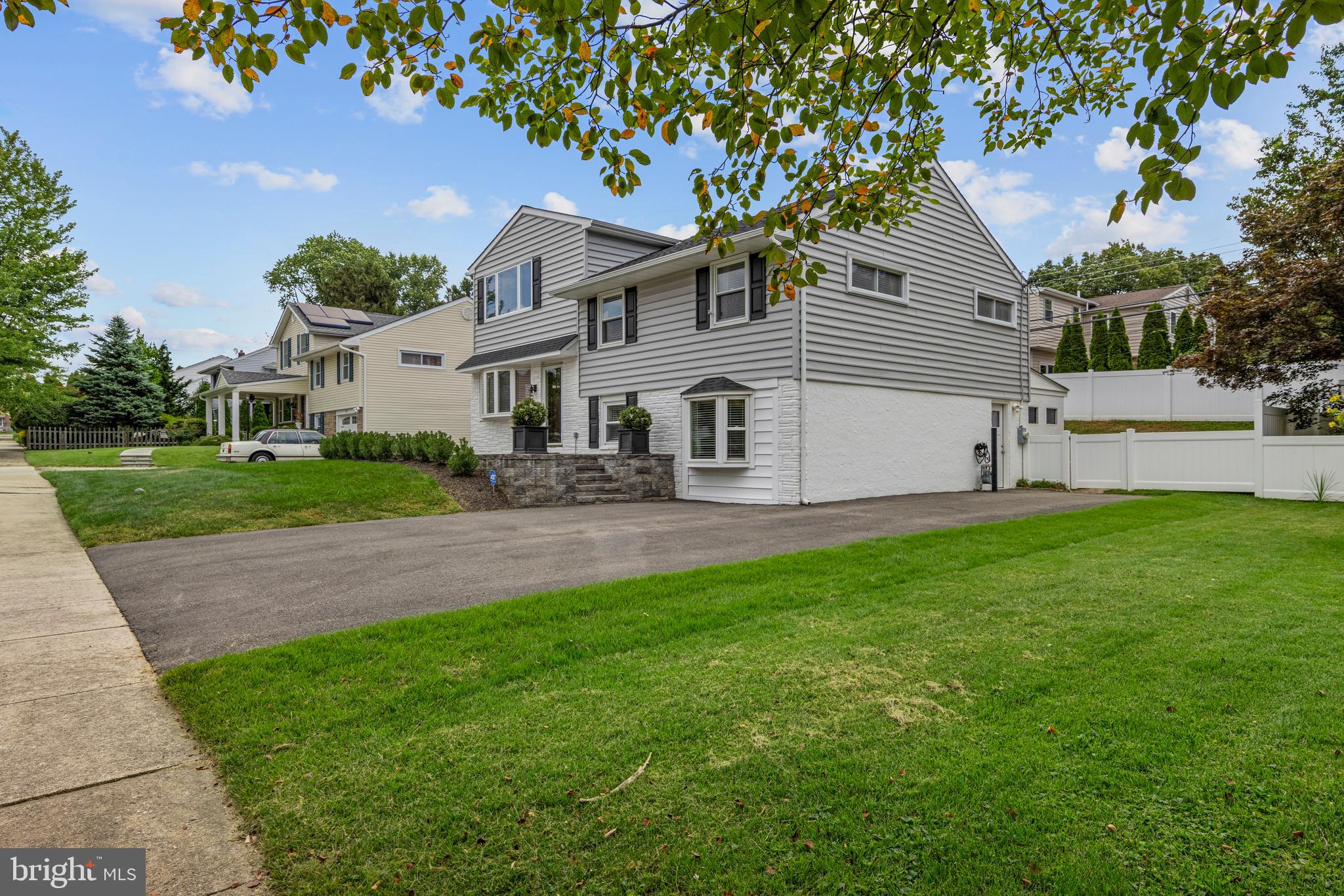 329 Williams Road Bryn Mawr, PA 19010 - Photo 4 of 61 excellent curb appeal