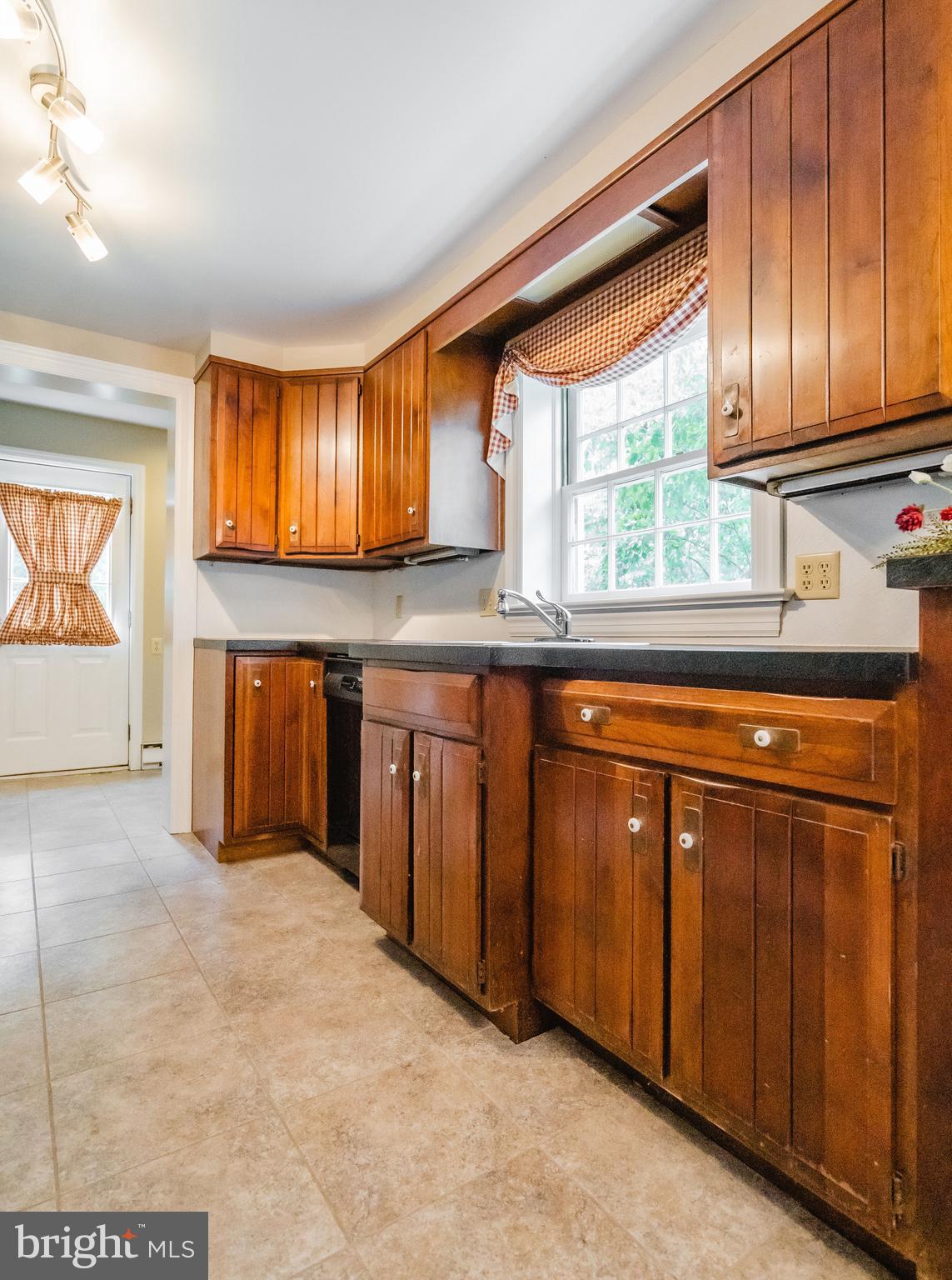 556 Marticville Road Pequea, PA 17565 - Photo 10 of 26 Gallery Image 10