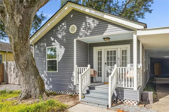 $2,000 | 608 Tullulah Avenue, River Ridge, LA 70123