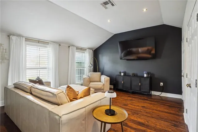 $2,000 | 608 Tullulah Avenue, River Ridge, LA 70123