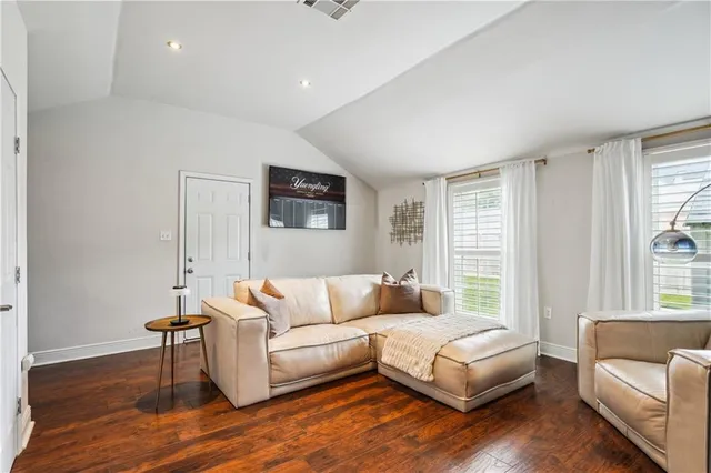 $2,000 | 608 Tullulah Avenue, River Ridge, LA 70123