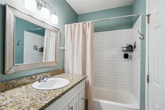 $2,000 | 608 Tullulah Avenue, River Ridge, LA 70123