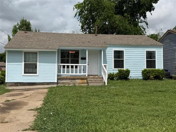 $1,950 | 1227 West Avenue Avenue East, Garland, TX 75040