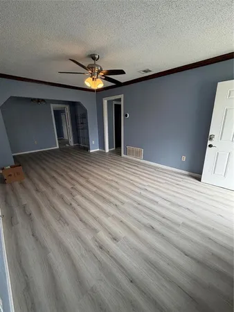 $1,950 | 1227 West Avenue Avenue East, Garland, TX 75040