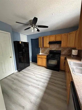 $1,950 | 1227 West Avenue Avenue East, Garland, TX 75040
