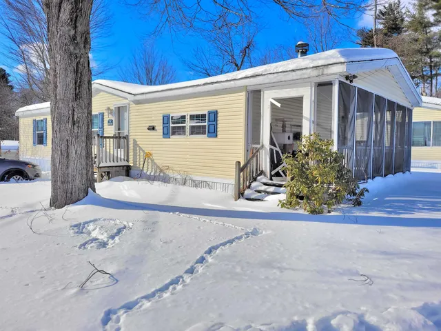 $184,900 | 2 Darlene Lane, Litchfield, NH 03052
