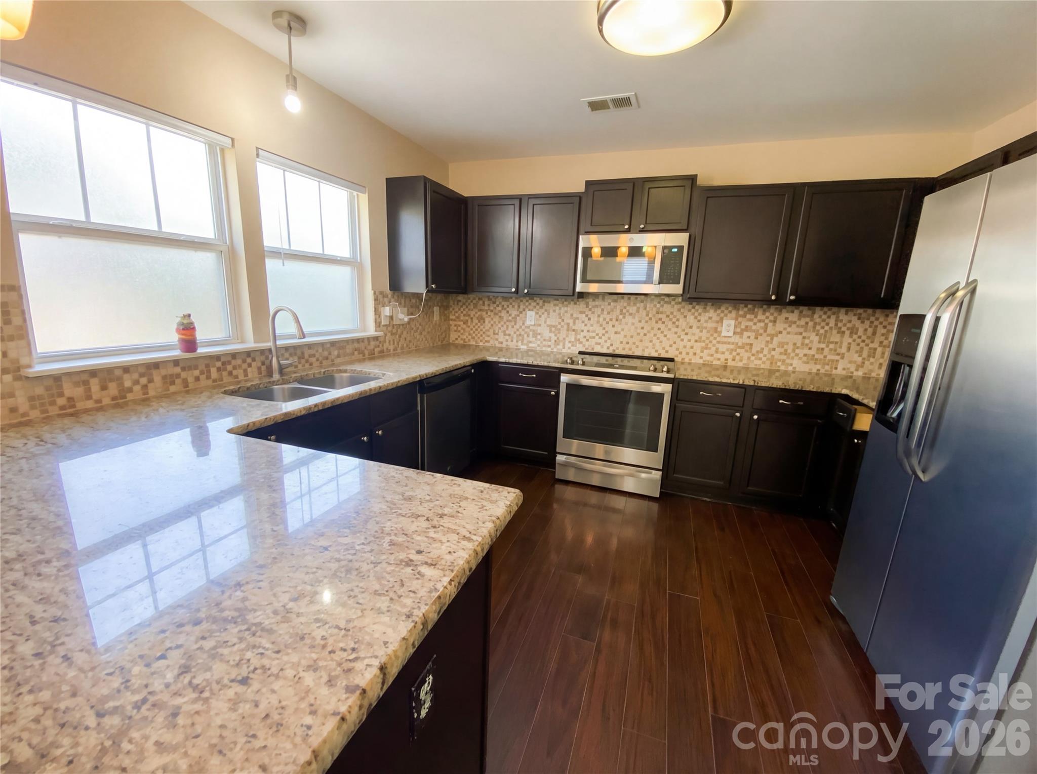 7824 Buddy Holly Road Charlotte, NC 28216 - Photo 2 of 20