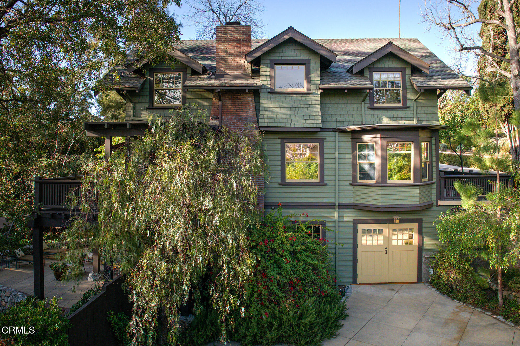 455 La Loma Road Pasadena, CA 91105 - Photo 19 of 21 a front view of a house