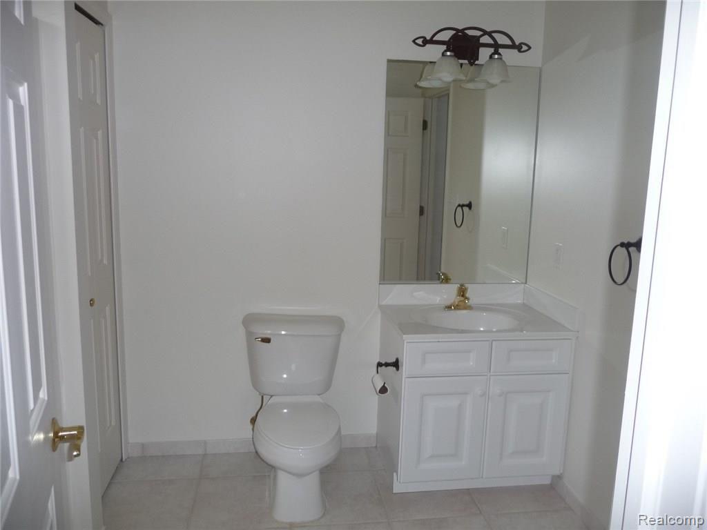 18175 Meridian Road Grosse Ile, MI 48138 - Photo 15 of 32 004 - Copy.JPG