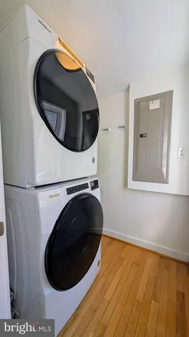 a view of a washer and dryer