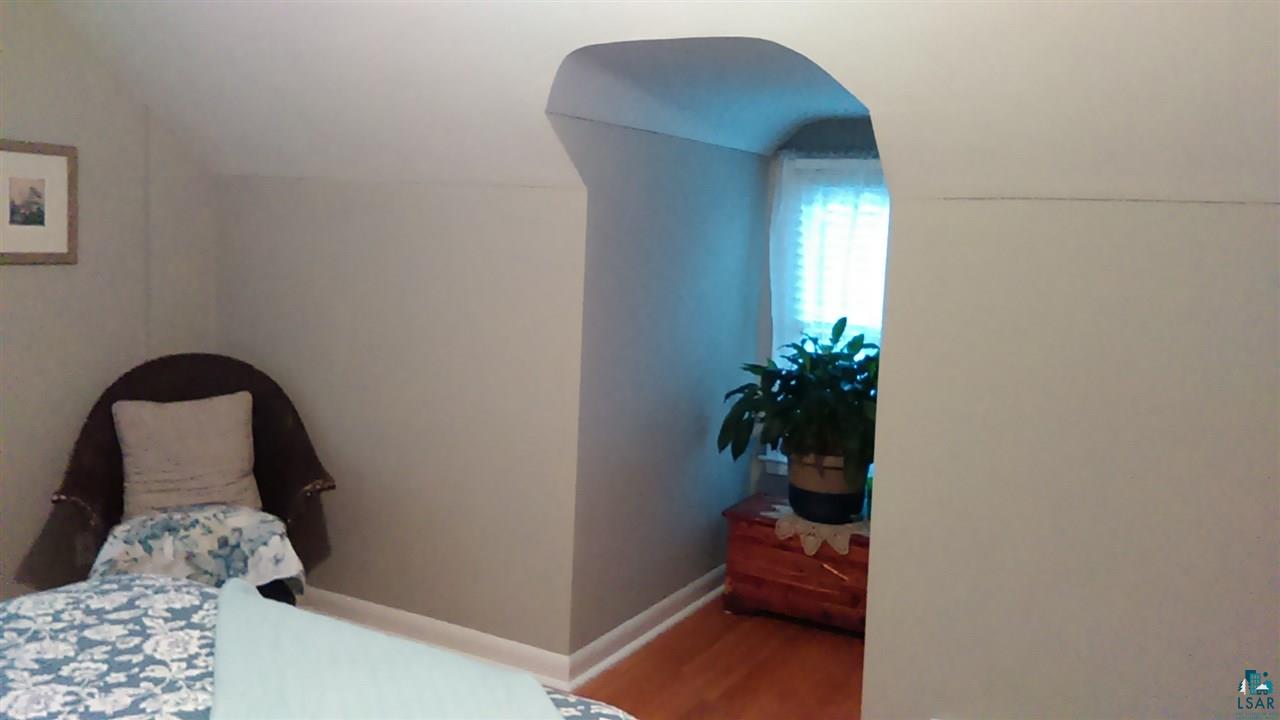 5047 London Road Duluth, MN 55804 - Photo 13 of 24 Upper Level Master Alternative