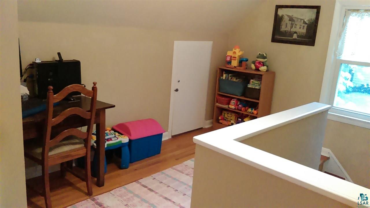 5047 London Road Duluth, MN 55804 - Photo 16 of 24 Upper Level Bonus Space