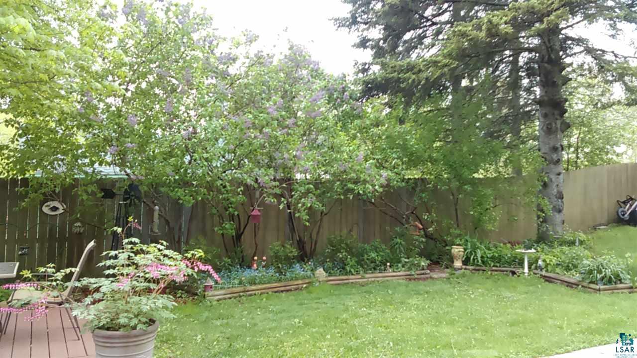 5047 London Road Duluth, MN 55804 - Photo 20 of 24 Backyard