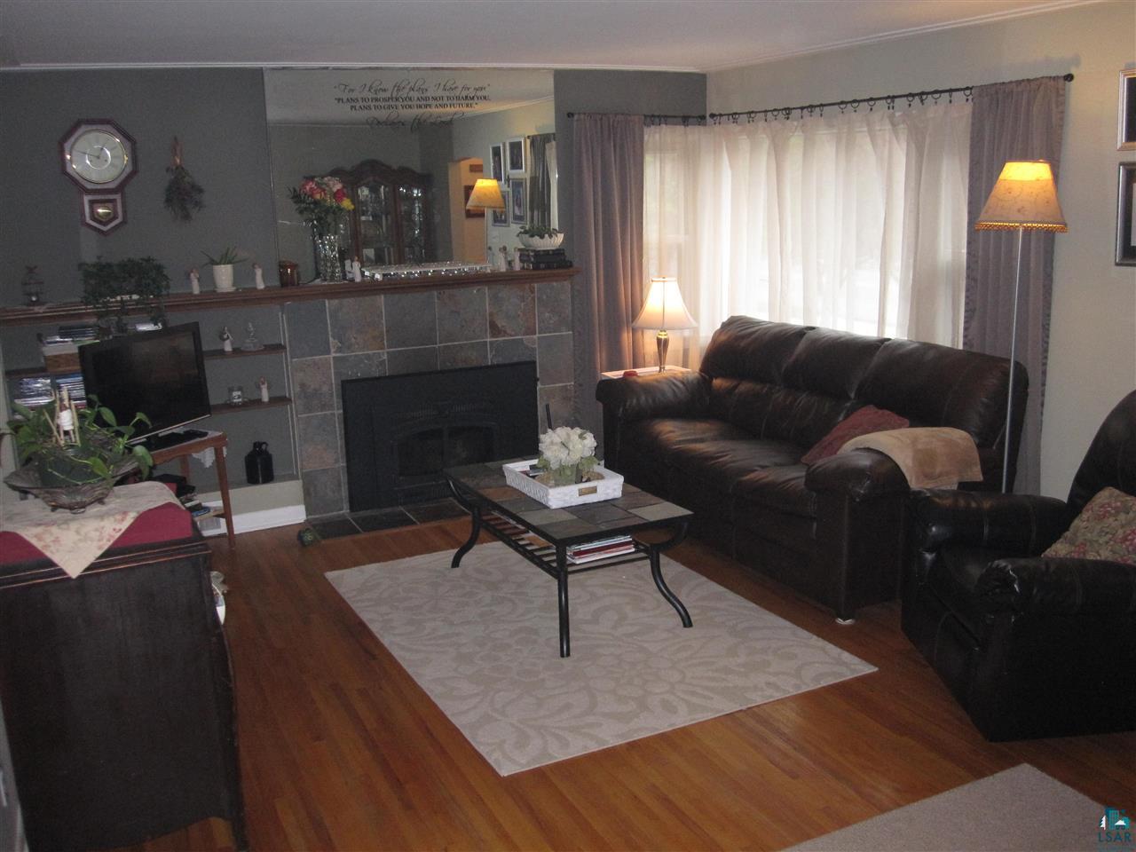5047 London Road Duluth, MN 55804 - Photo 4 of 24 Living Room