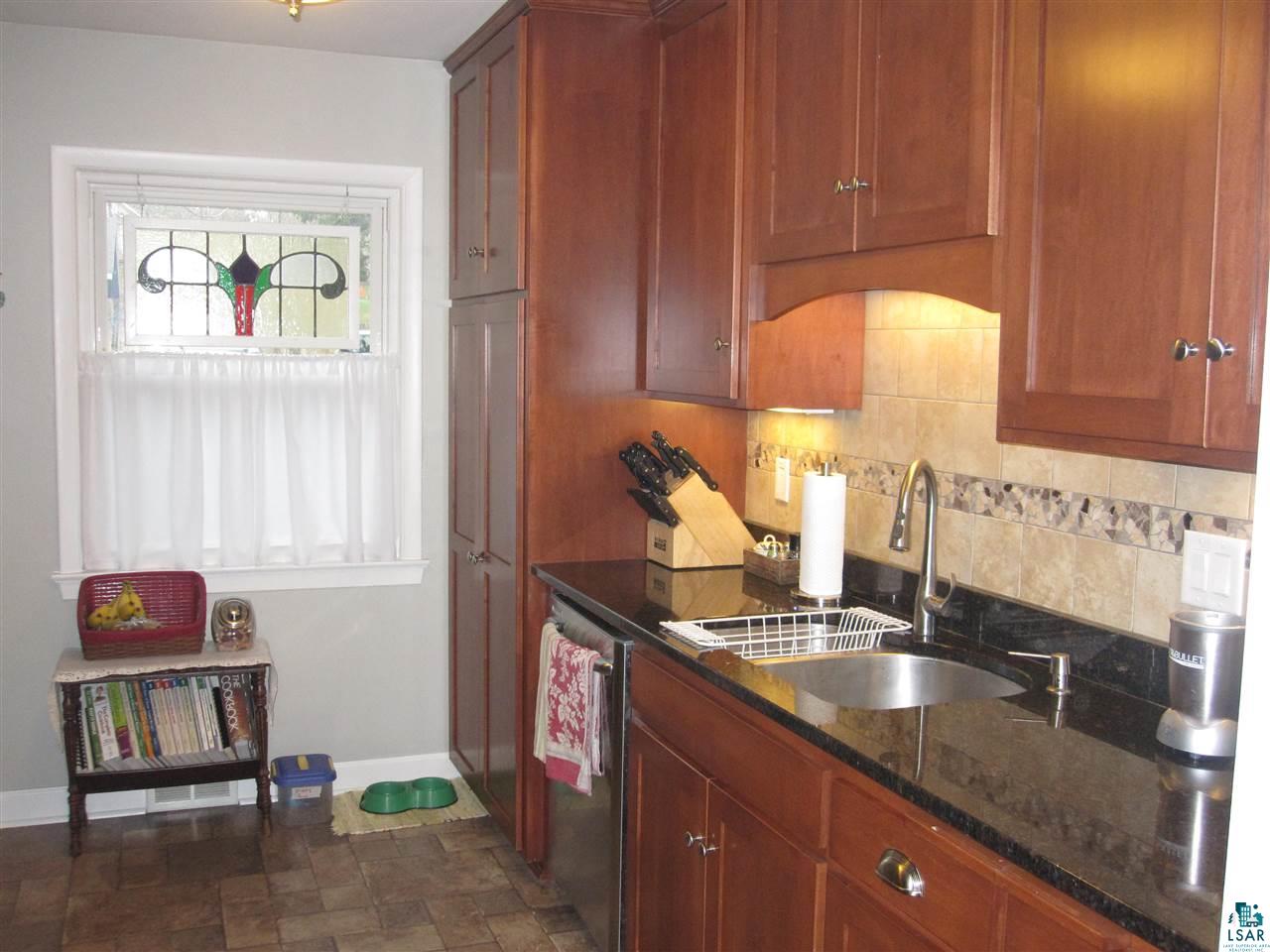 5047 London Road Duluth, MN 55804 - Photo 5 of 24 Kitchen