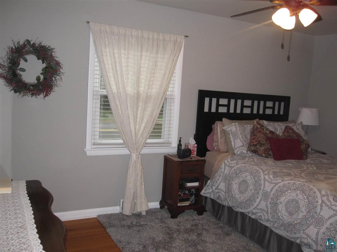 5047 London Road Duluth, MN 55804 - Photo 8 of 24 Main Level Master
