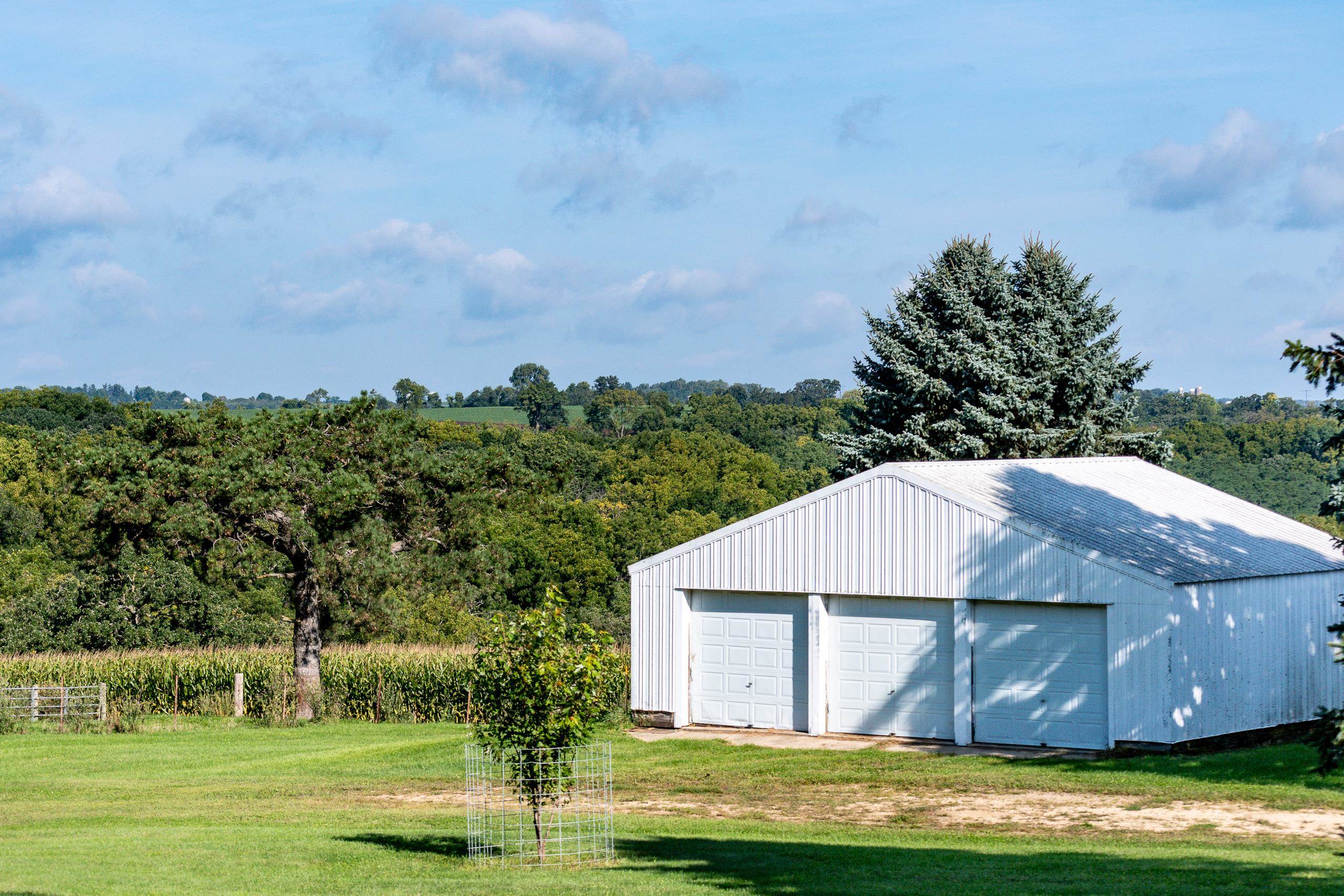 2542 County Rd P Road Verona, WI 53593 - Photo 39 of 89