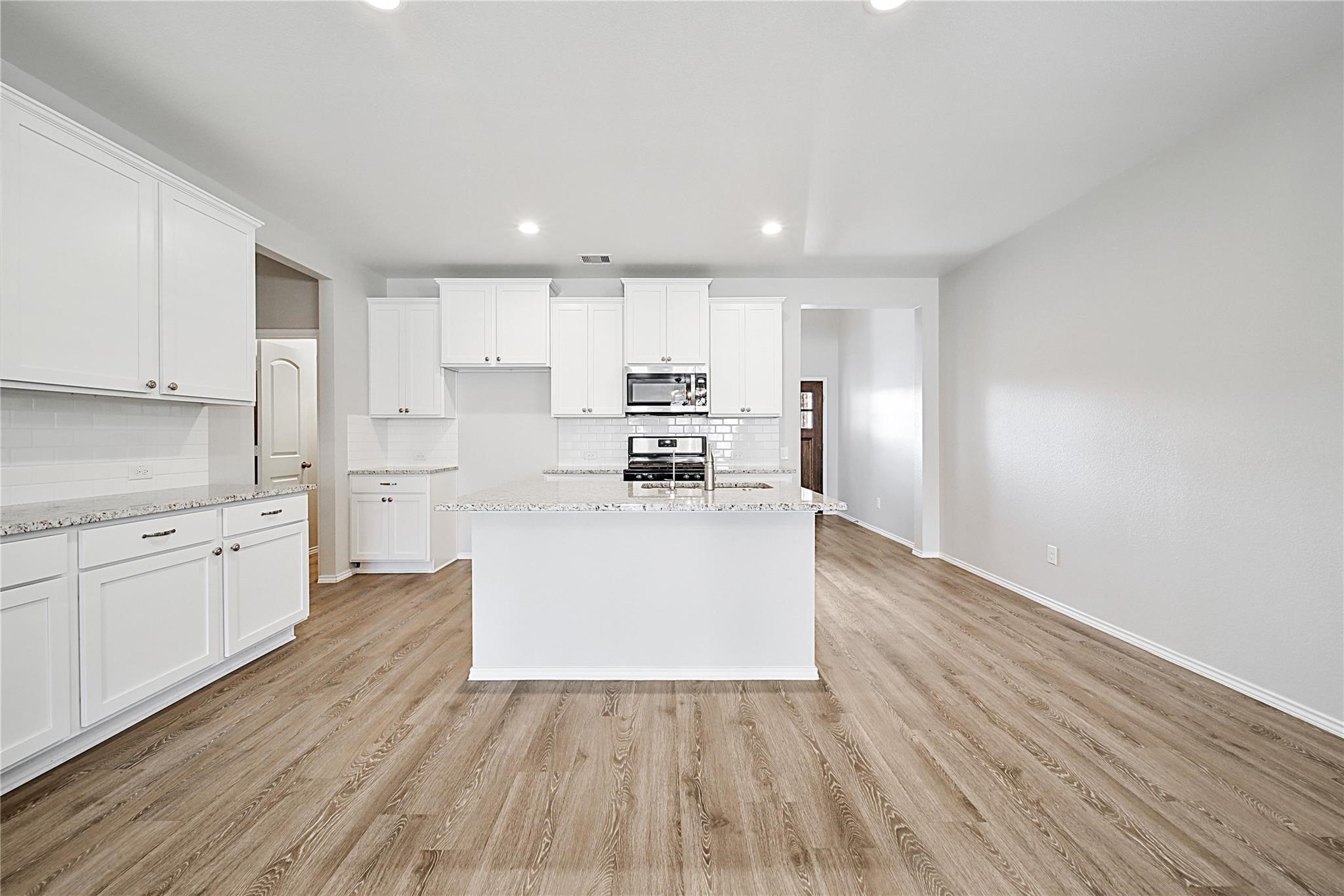 9295 Inland Leather Lane Conroe, TX 77385 - Photo 9 of 35