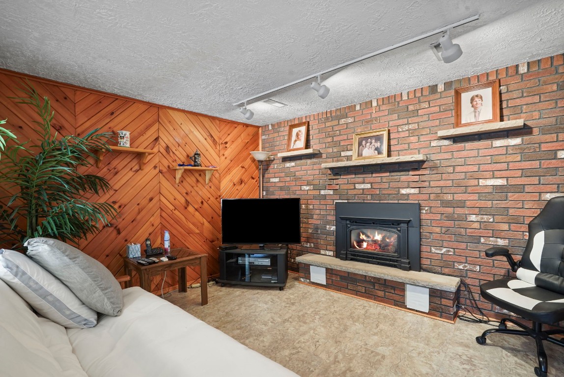 121 Pine Knoll Road Endicott, NY 13760 - Photo 4 of 31