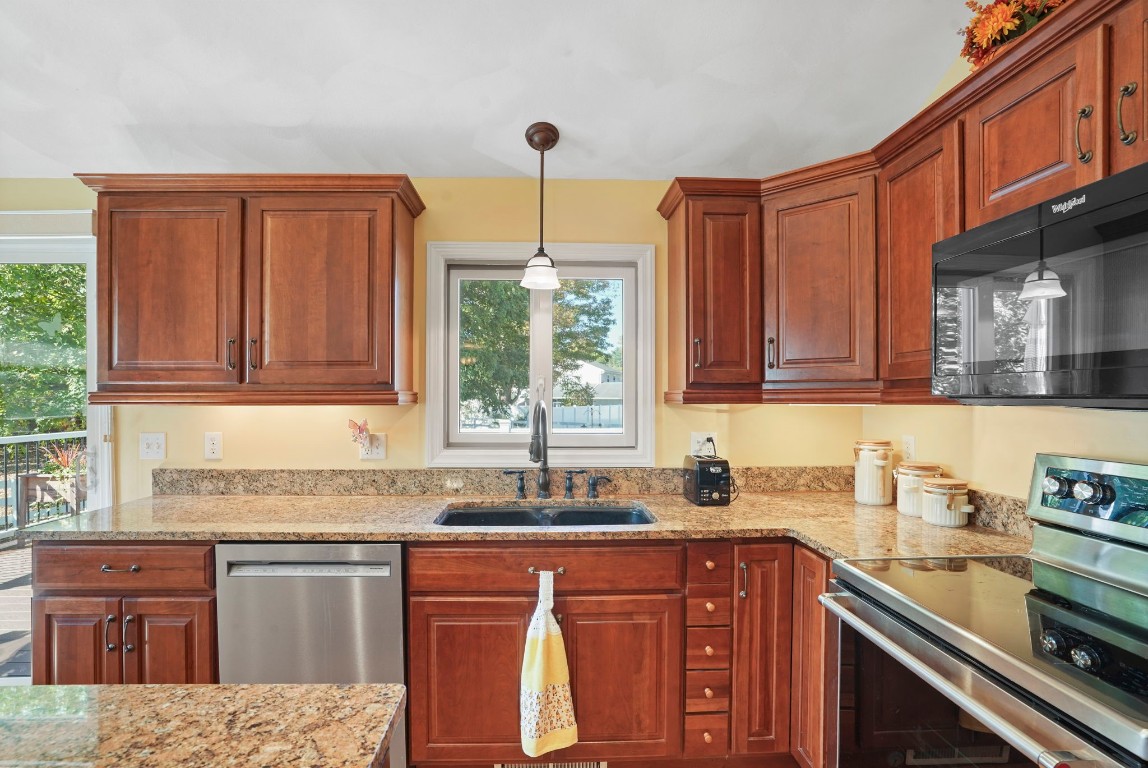 121 Pine Knoll Road Endicott, NY 13760 - Photo 10 of 31